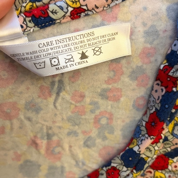 Latched Mama Multicolor Floral V-Neck Nursing Tee - Picture 4 of 5